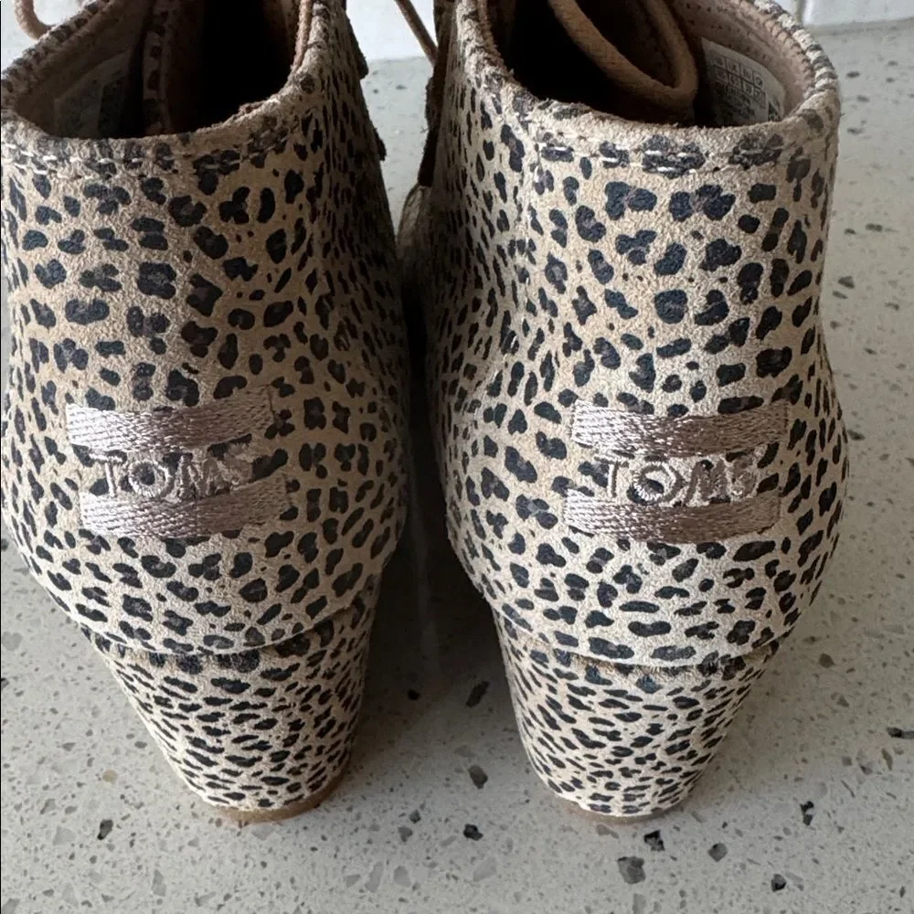 Toms KALA Tan Black Mini Cheetah Animal Print Suede Wedge Ankle Bootie Size 8.5